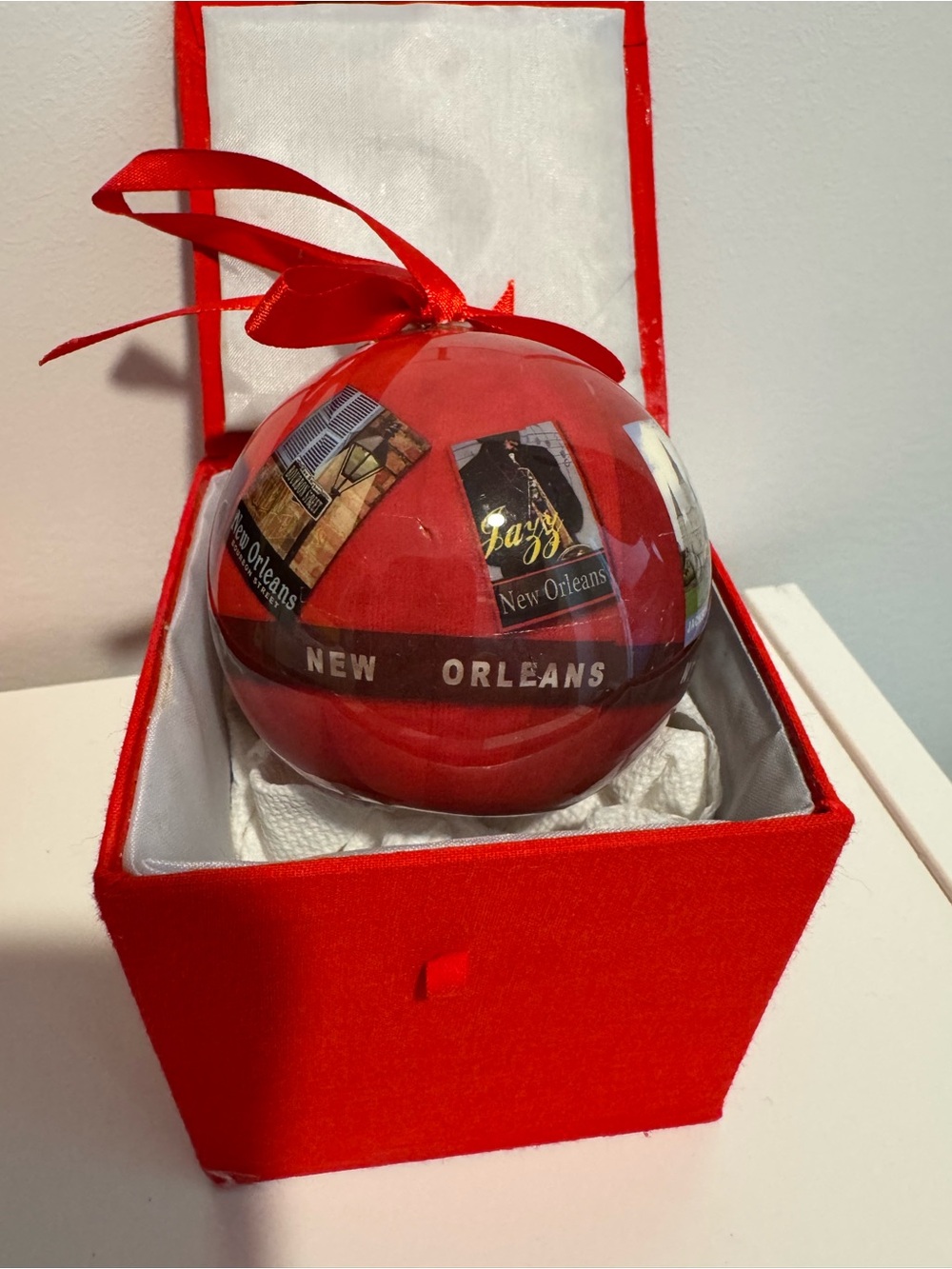 New Orleans Souvenir Christmas Ornament Red Glass Ball with Gift Box #403